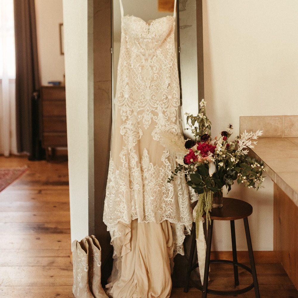 Wedding dress